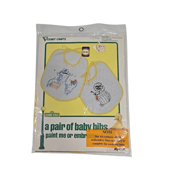 Vintage Vogart Crafts Sesame Street Craft Kit Baby Bib Cookie Monster Oscar New - Picture 1 of 7